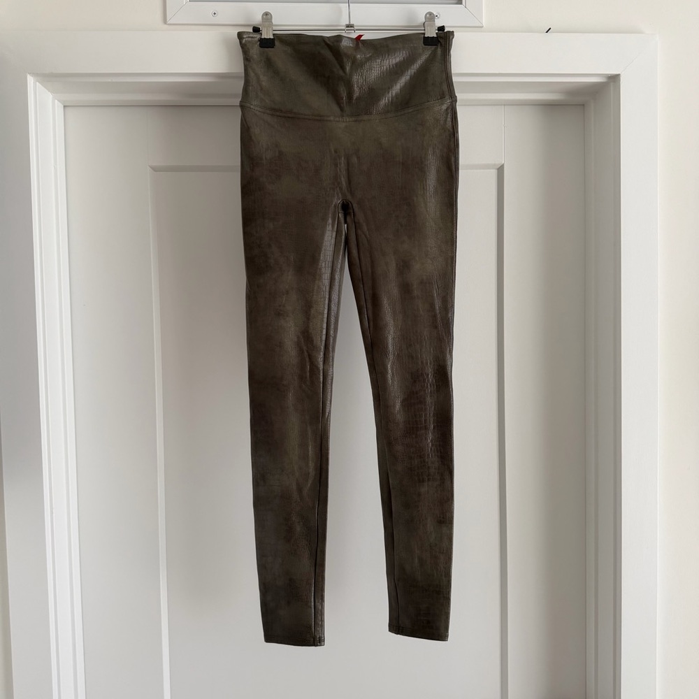 SPANX Faux Leather Reptile Leggings Olive Green Size Medium